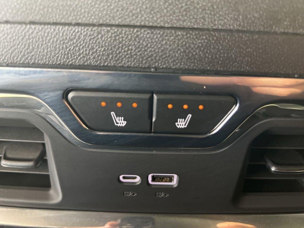 Used 2025 Onyx Black GMC Denali image 22
