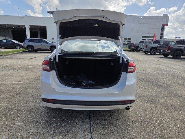 Used 2017 White Platinum Metallic Tri-Coat Ford SE image 27