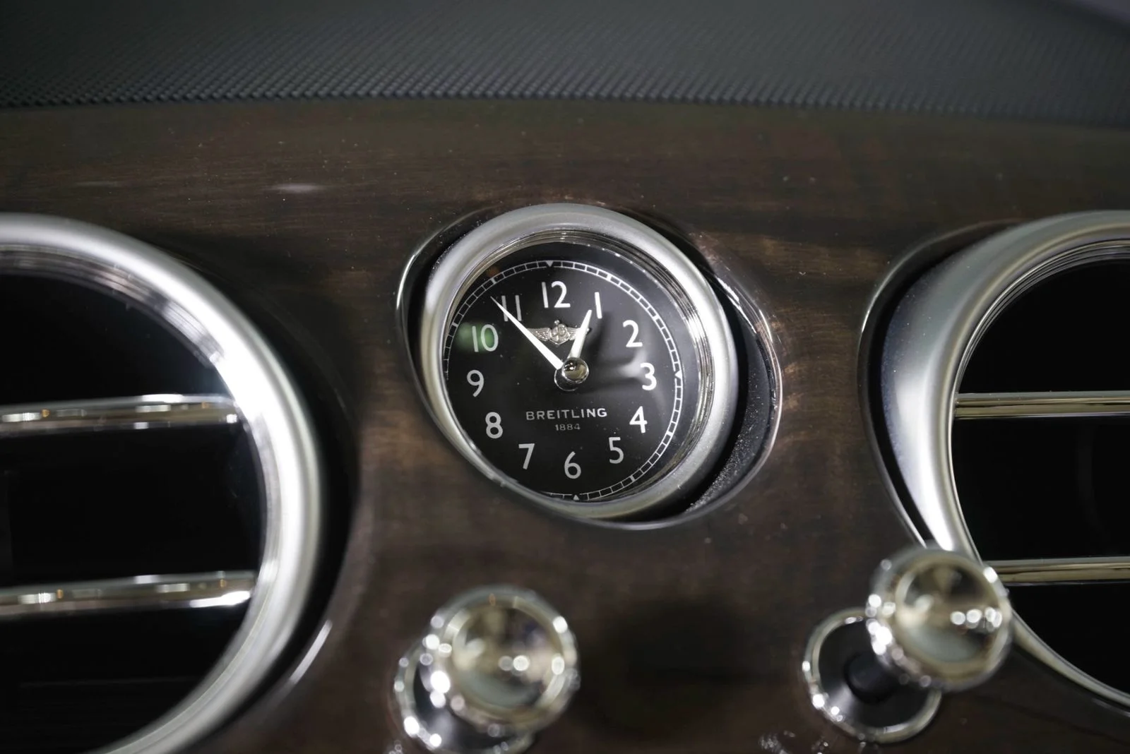 Used 2014  Bentley  image 22