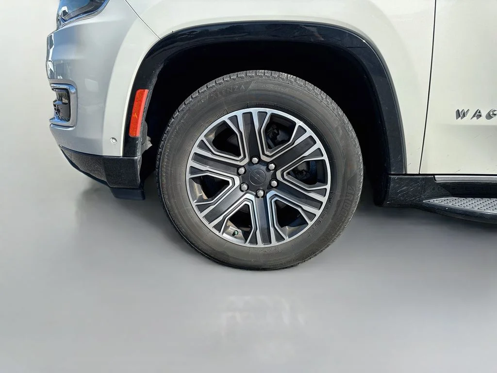 Used 2022 White Jeep Series III image 12