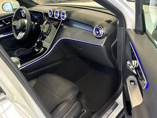 New 2026 Polar White Mercedes-Benz GLC 300 image 33