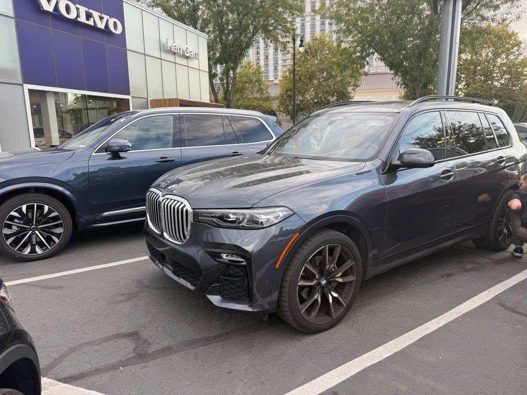 Used 2022 Arctic Grey Metallic BMW xDrive40i image 6