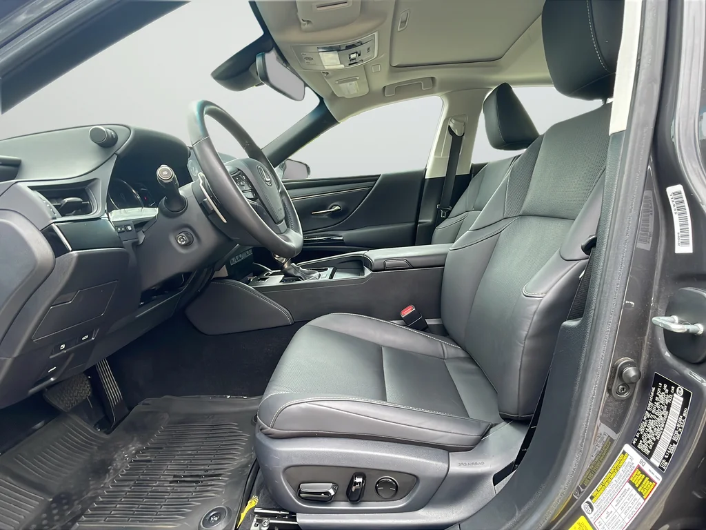 Used 2023 Gray Lexus 350 image 10