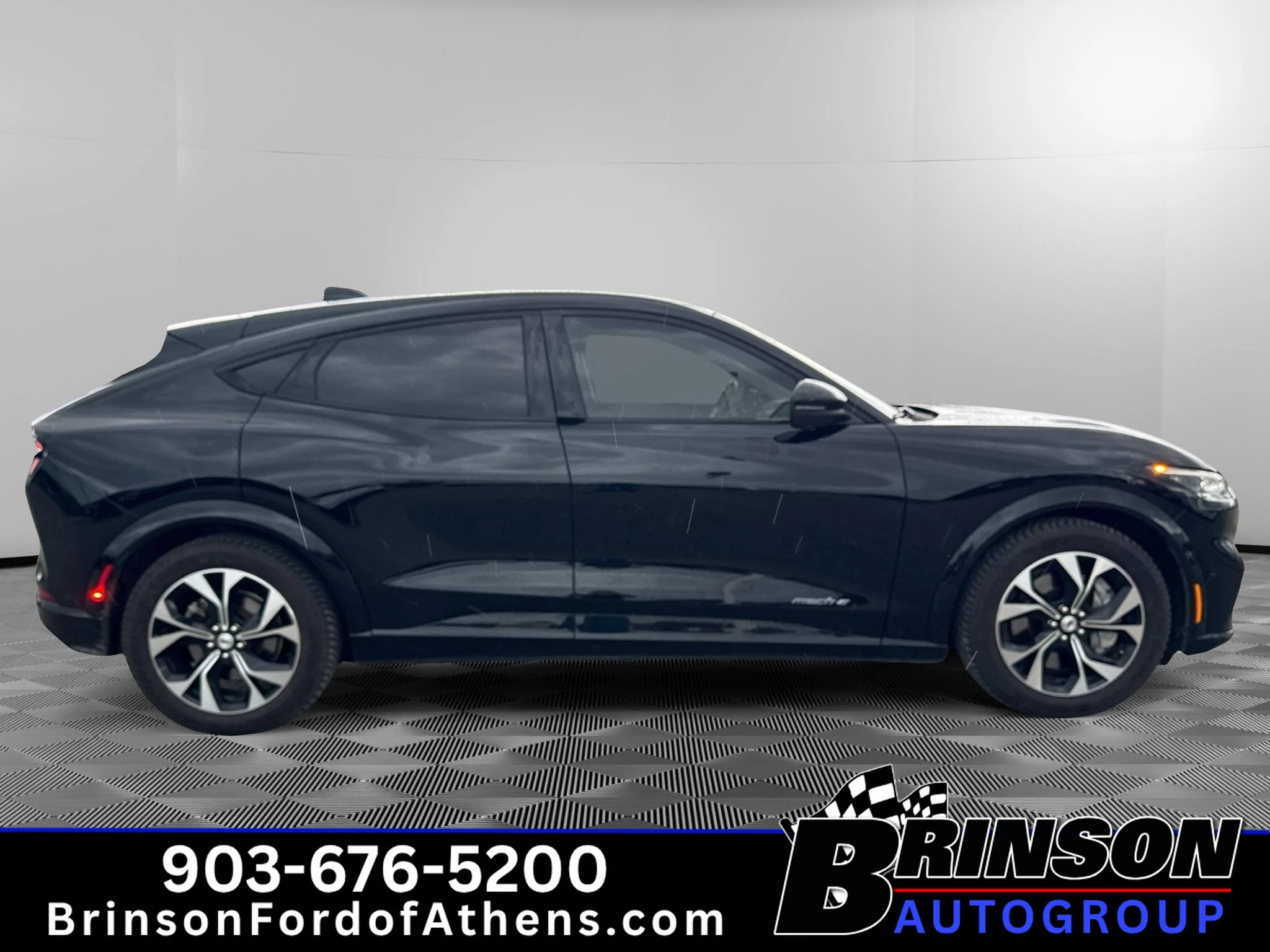 Used 2021 Shadow Black Ford Premium image 4