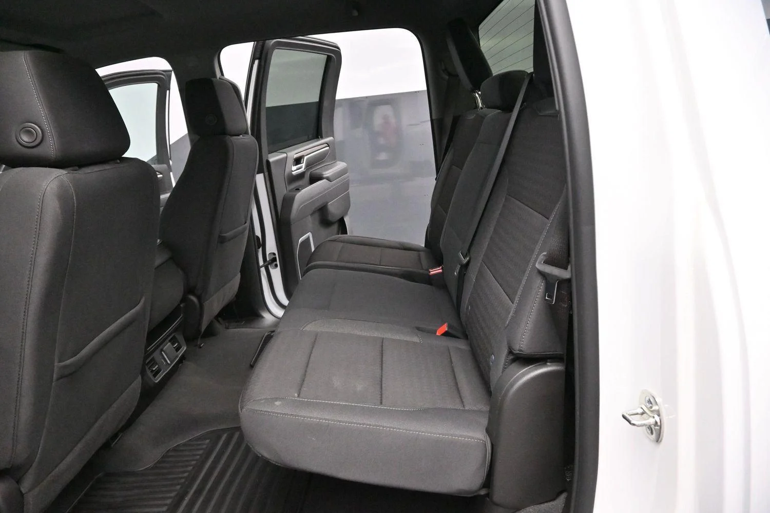 Used 2025 Summit White Chevrolet LT image 28