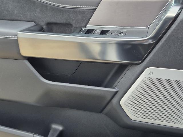 New 2026 Star White Metallic Tri-Coat FORD Platinum® image 37