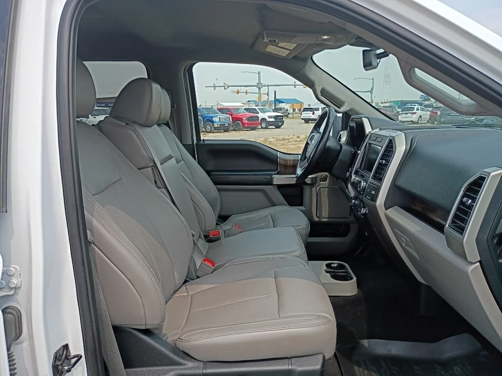 Used 2019 Oxford White Ford LARIAT image 10