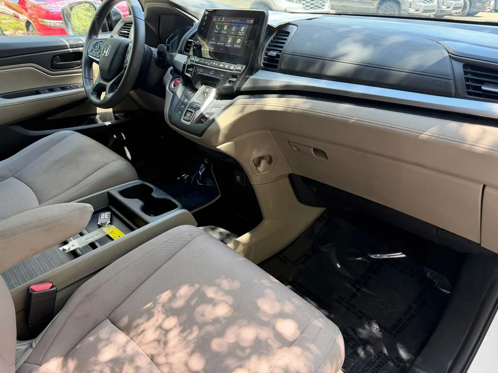 Used 2023 Platinum White Pearl Honda EX image 10