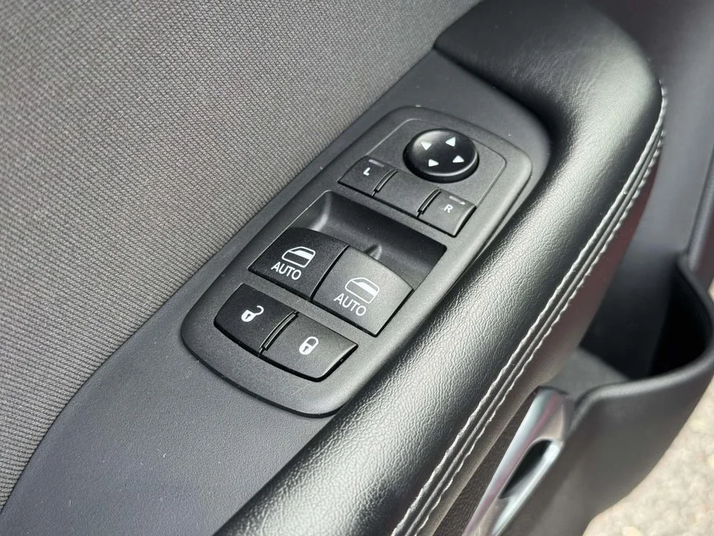 Used 2019 Red Dodge SXT image 27