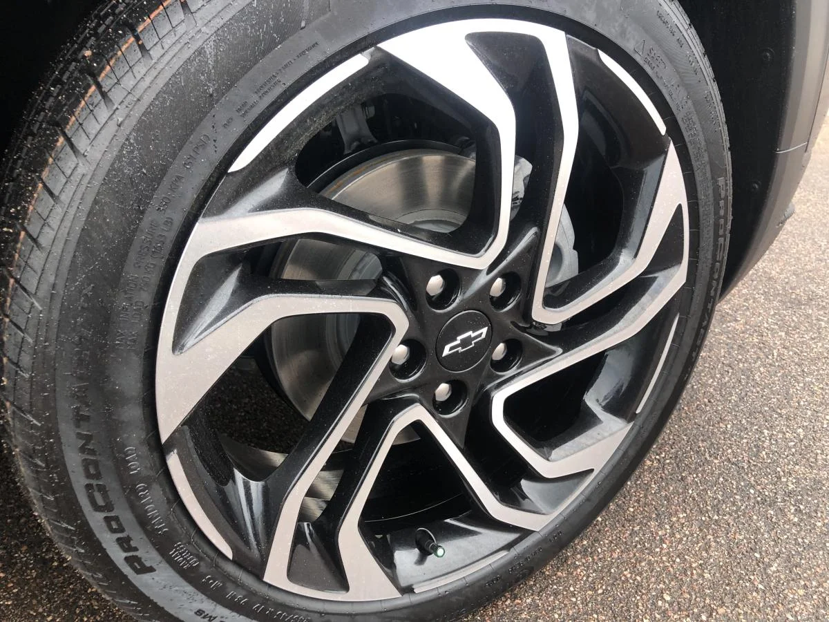 New 2026 Black Chevrolet Awd 4dr Rs image 9
