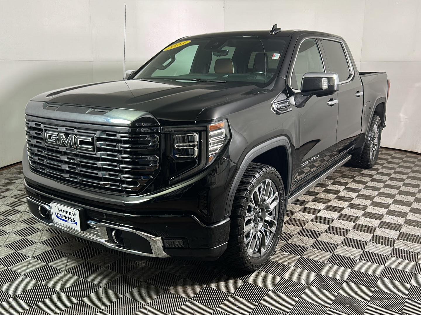 Used 2024 Onyx Black GMC Denali Ultimate image 12