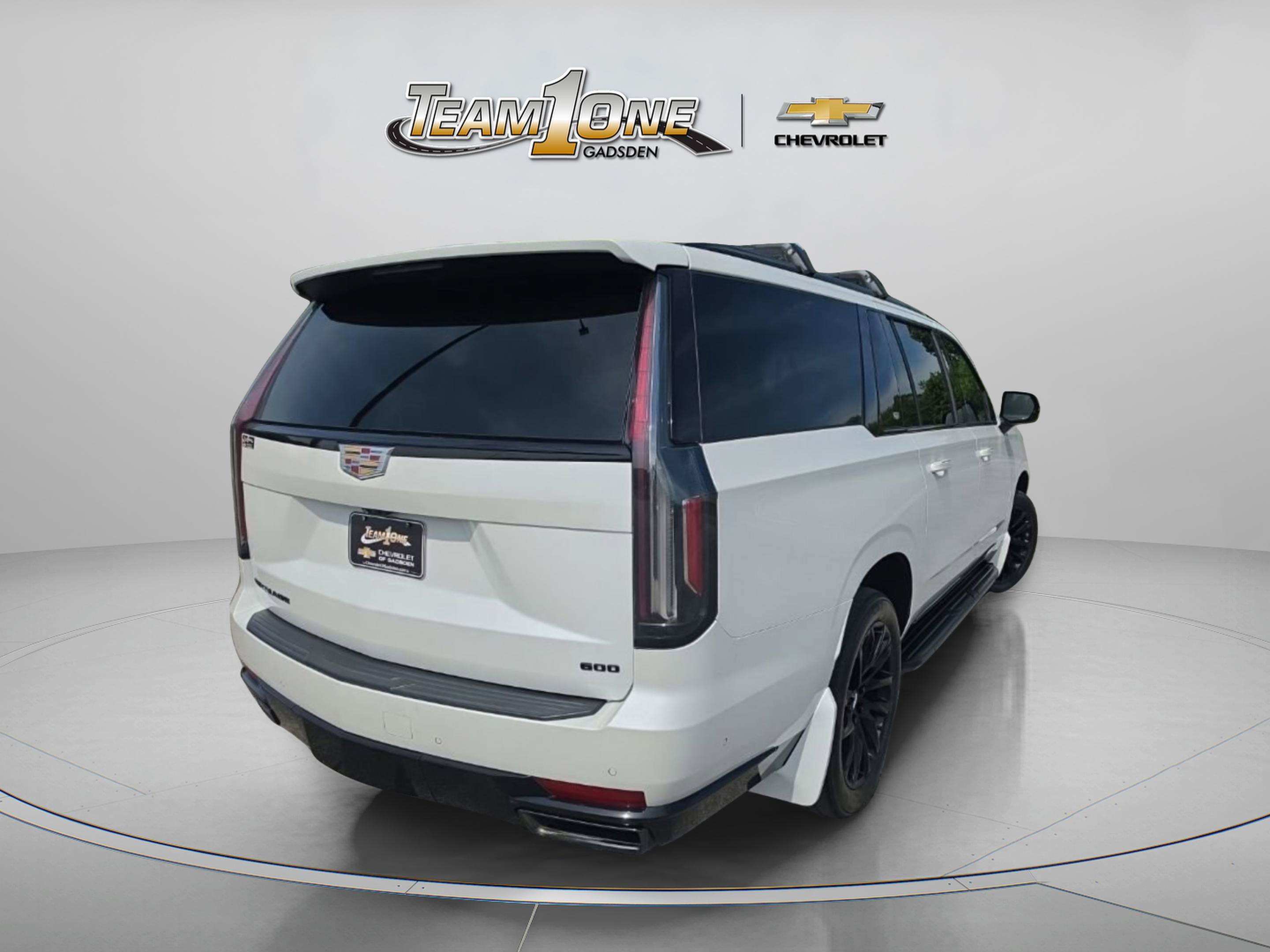 Used 2021 CRYSTAL WHITE TRICOAT Cadillac Sport Platinum image 7