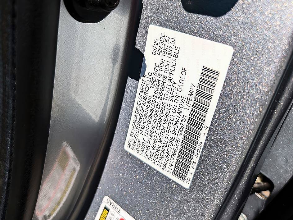Used 2025 Solar Silver Metallic Honda EX-L image 32