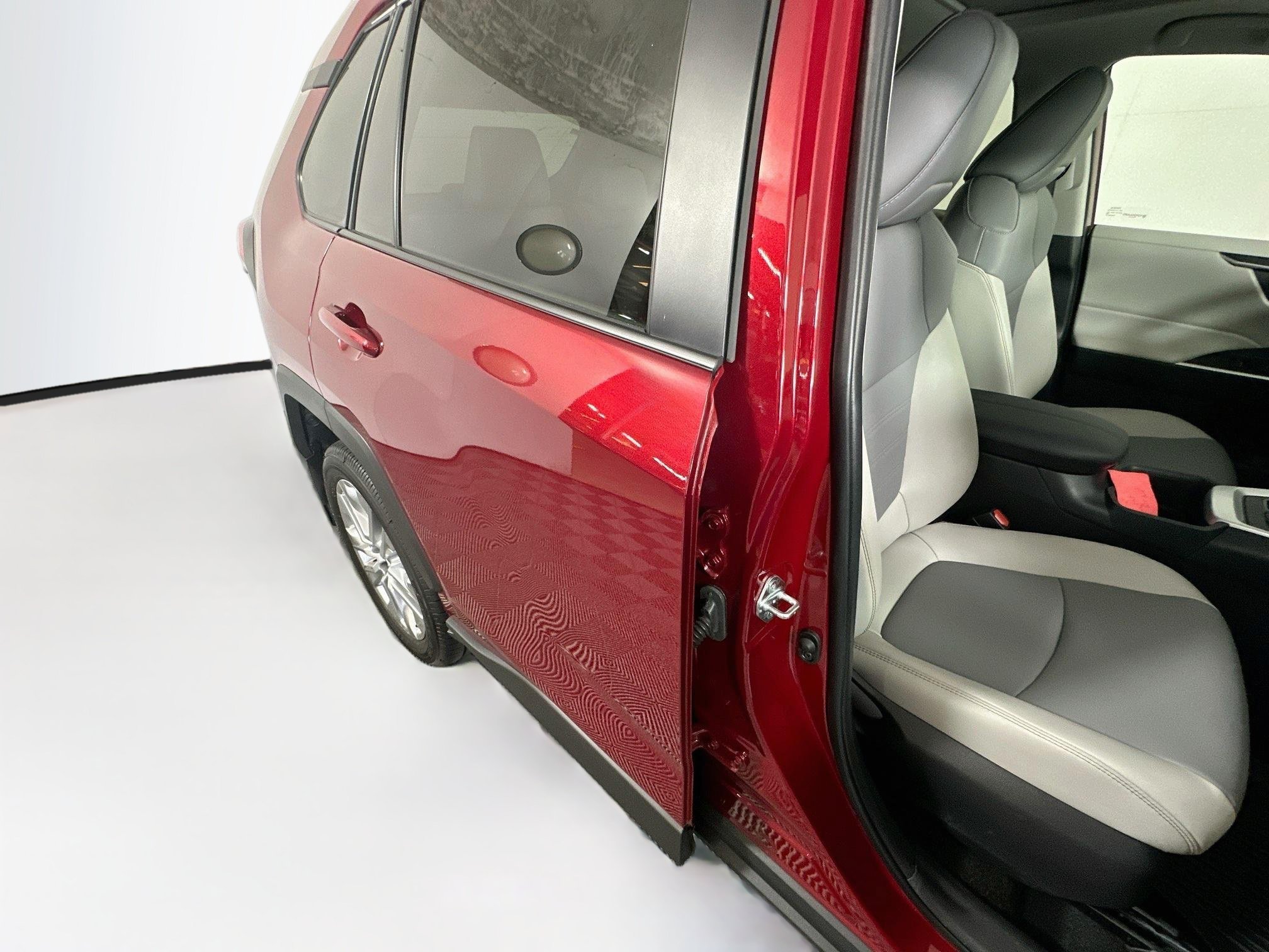 Used 2024 Pearl Toyota XLE Premium image 28