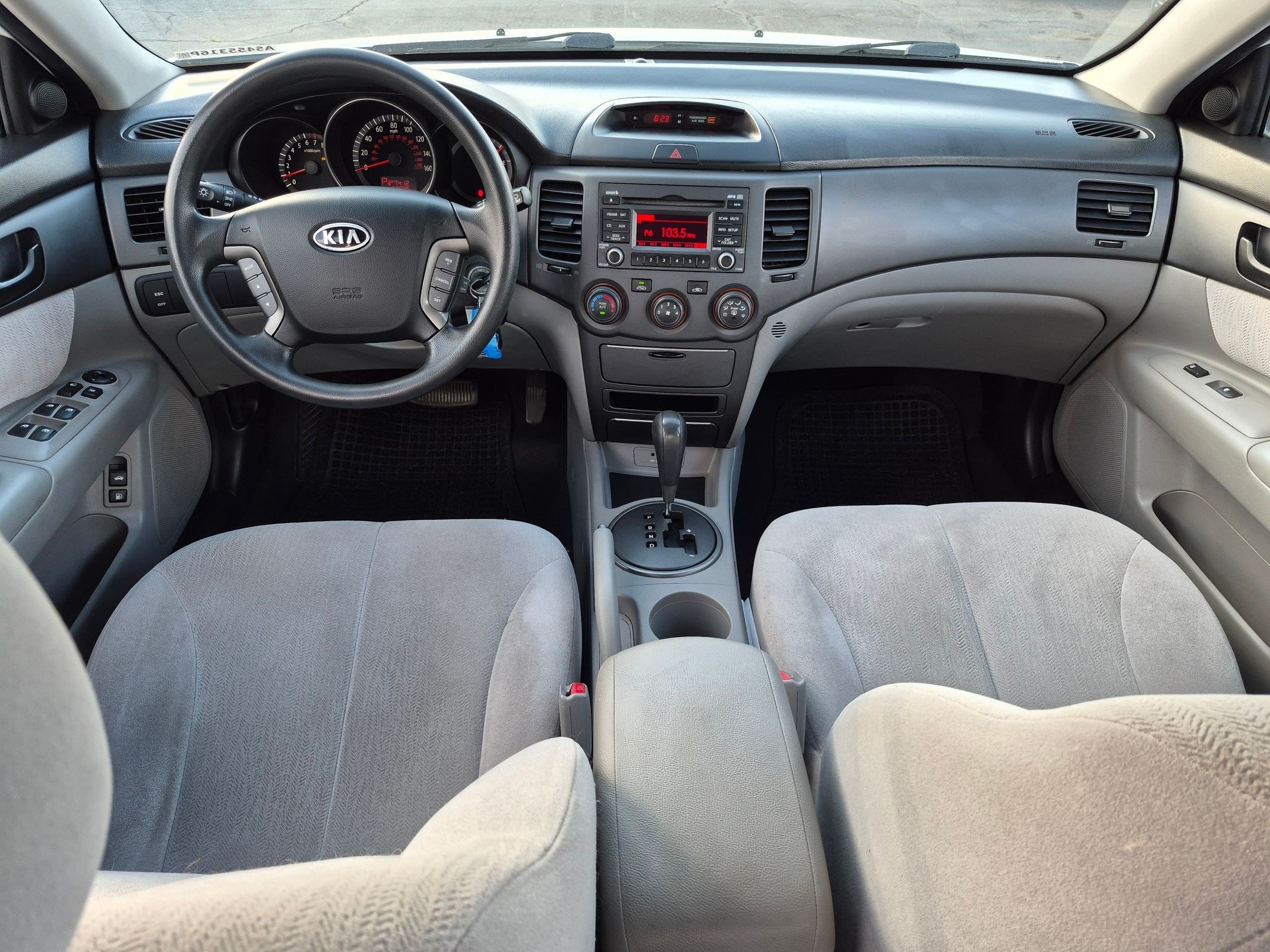 Used 2010 White Kia LX image 26