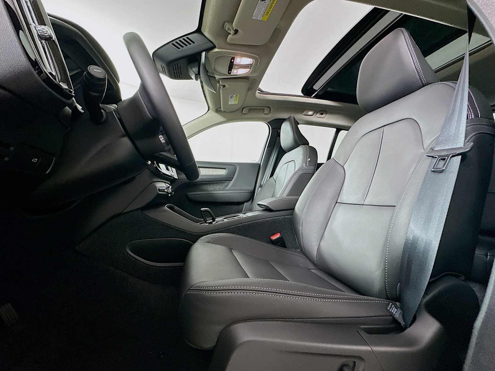New 2026 Crystal White Volvo Core image 18