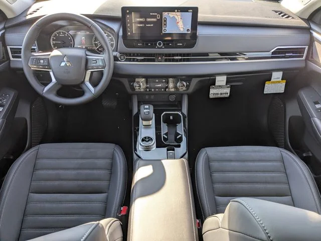 New 2026 Silver Mitsubishi SE image 16