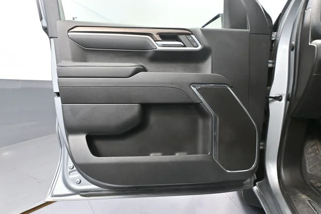 Used 2023 Gray Chevrolet LT image 14