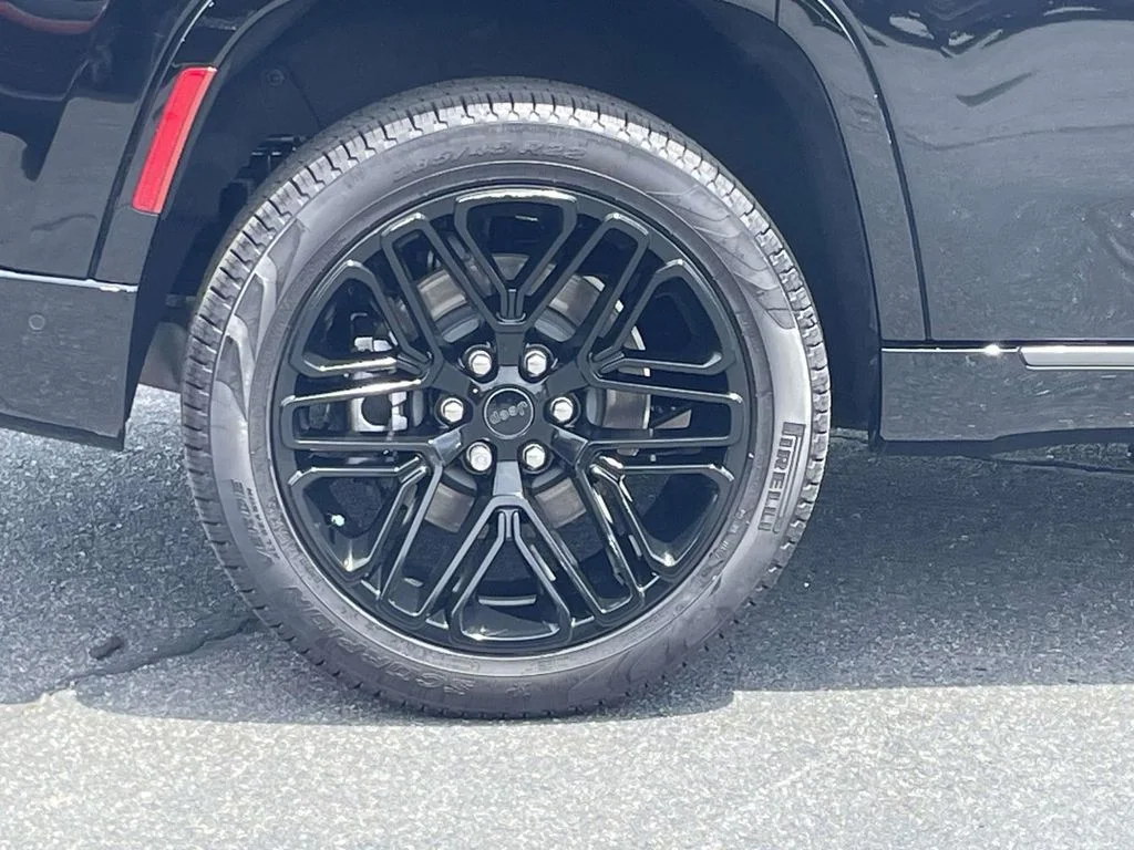 New 2026 High Gloss Black Jeep Limited Reserve image 12