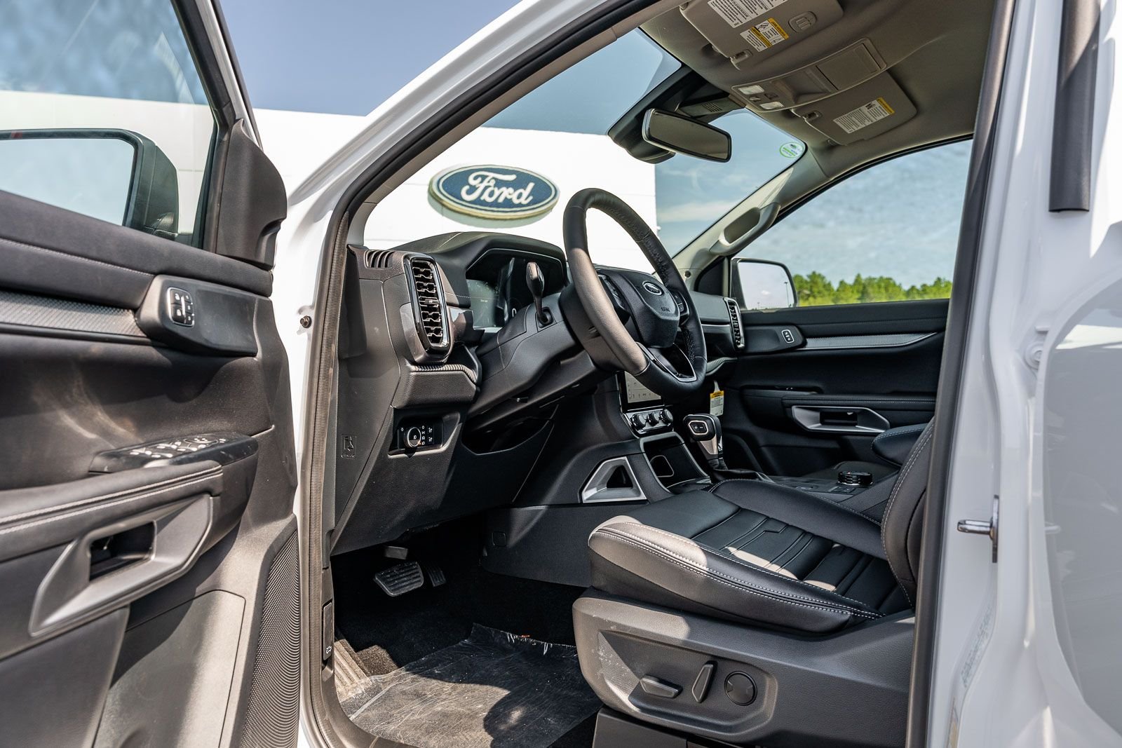 New 2026 Oxford White Ford Lariat® image 13
