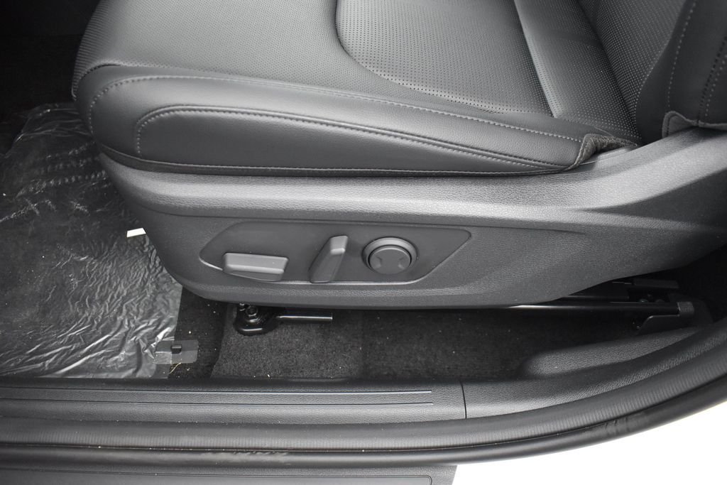 New 2026 Glacial White Pearl Kia EX image 8