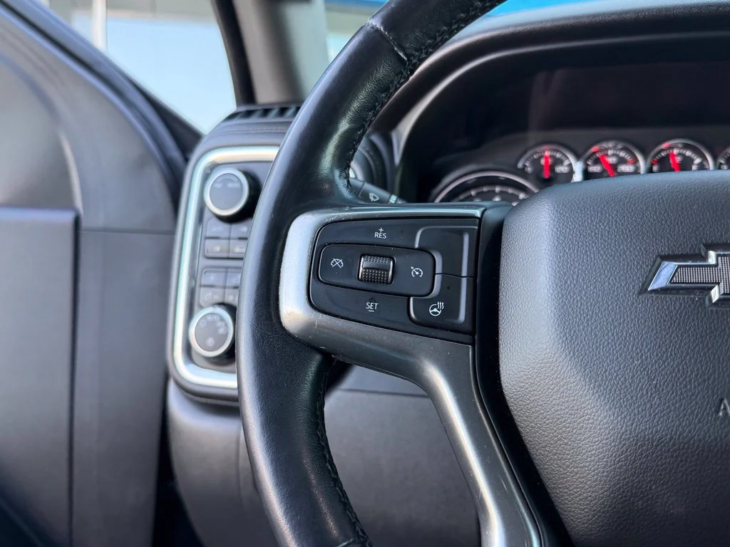 Used 2021 BLACK Chevrolet RST image 20