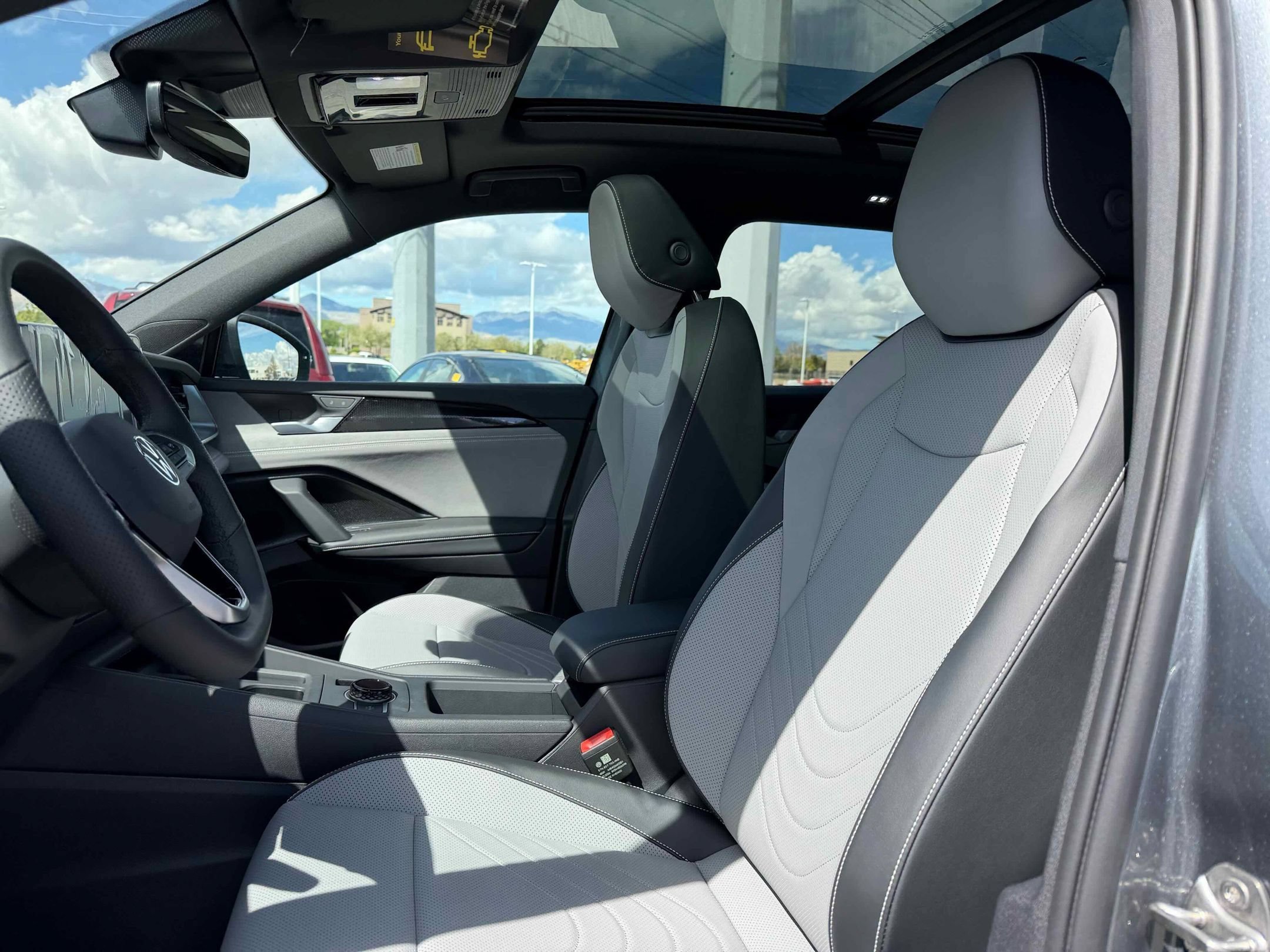 New 2026 Platinum Gray Volkswagen SE R-Line Black image 4