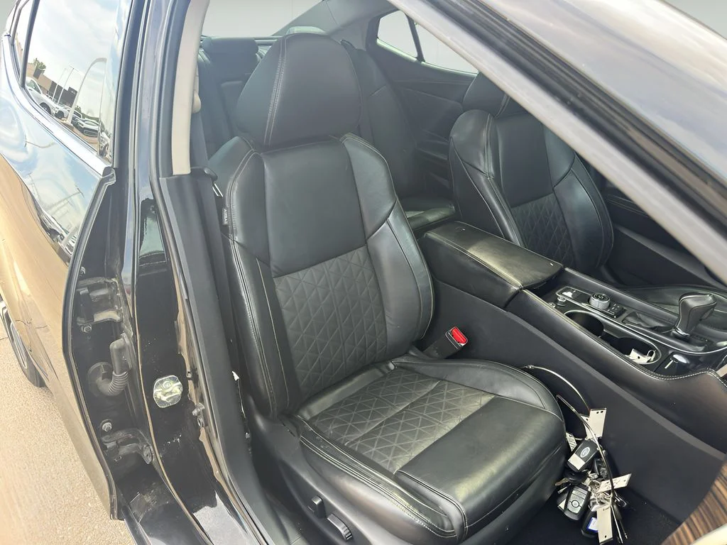 Used 2017 Super Black Nissan Platinum image 20