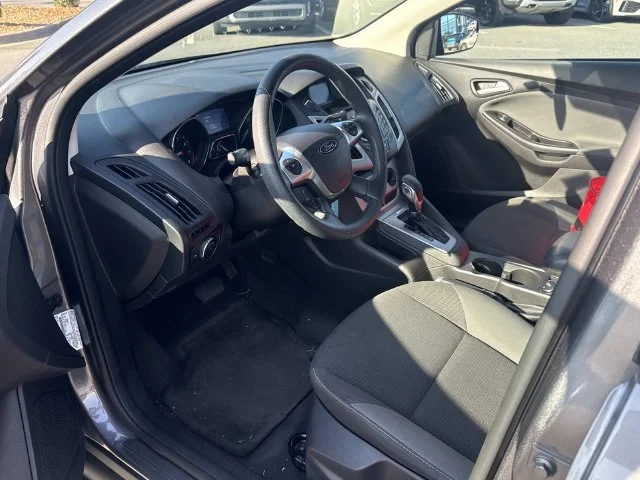 Used 2014 Gray Ford SE image 5