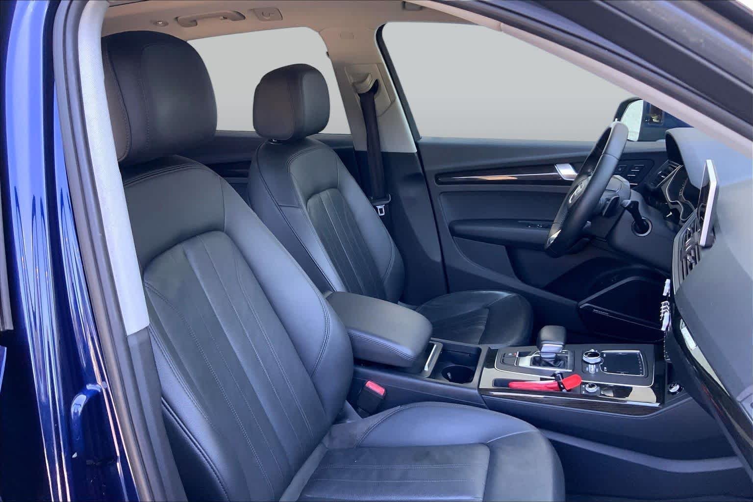 Used 2018 Moonlight Blue Metallic Audi Premium Plus image 9