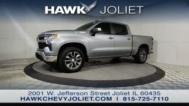 Used 2024 Gray Chevrolet LT image 4