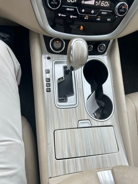 Used 2016 Red Nissan Platinum image 9
