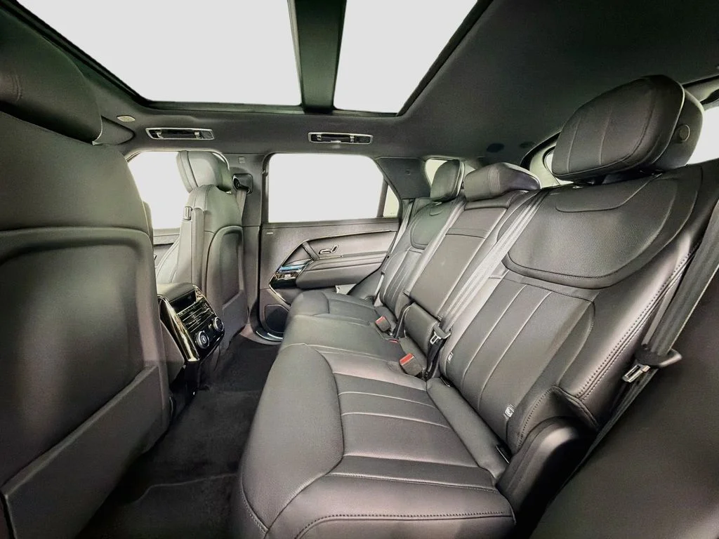 New 2026 Borasco Grey Land Rover Dynamic SE image 26