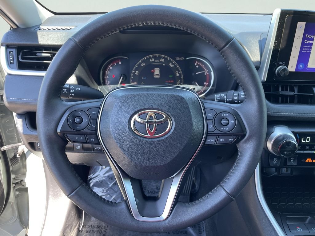 Used 2023  Toyota XLE image 21