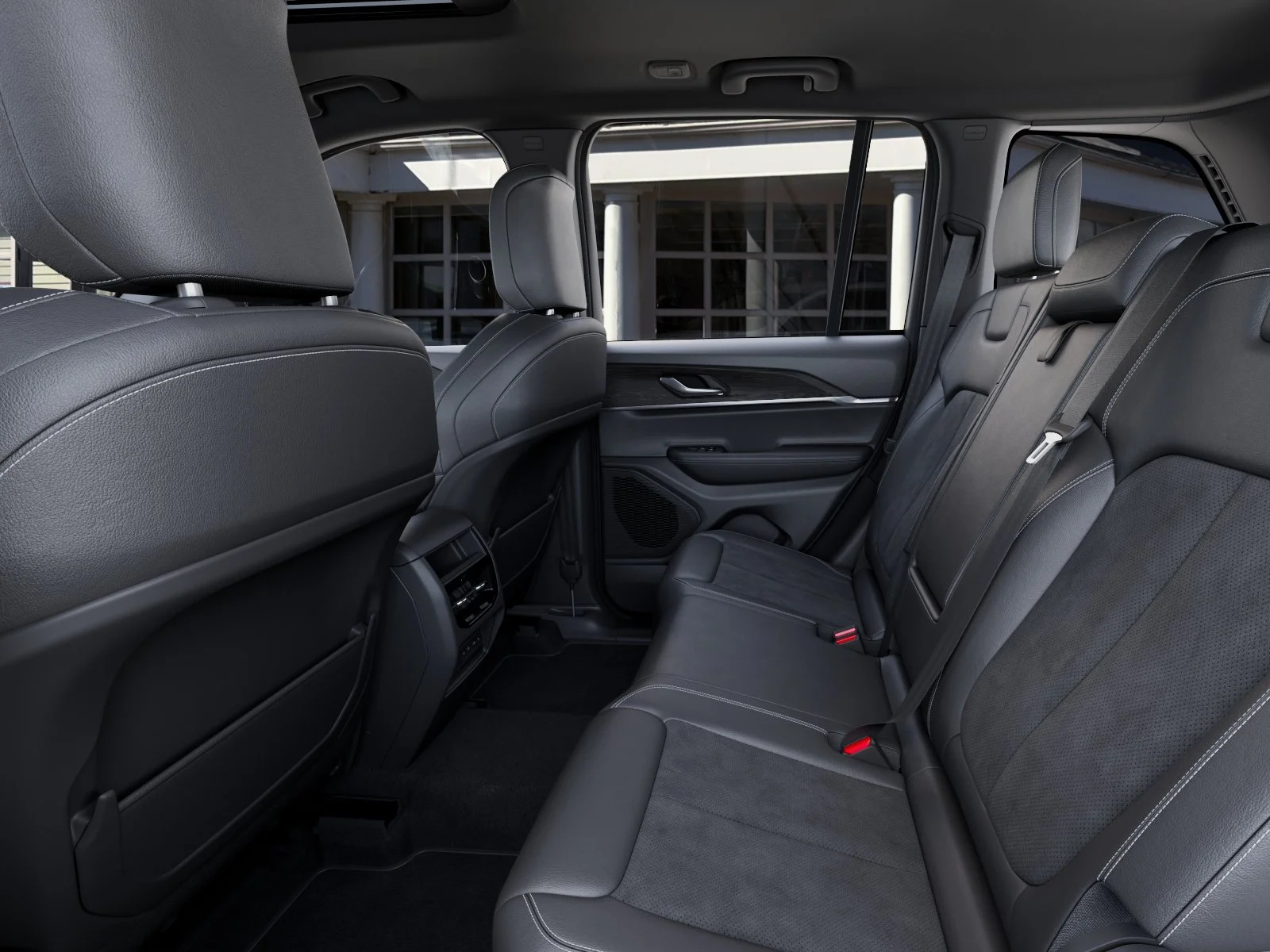 New 2026 Diamond Black Crystal Pearl-Coat Exterior Paint Jeep Altitude 4x4 image 49