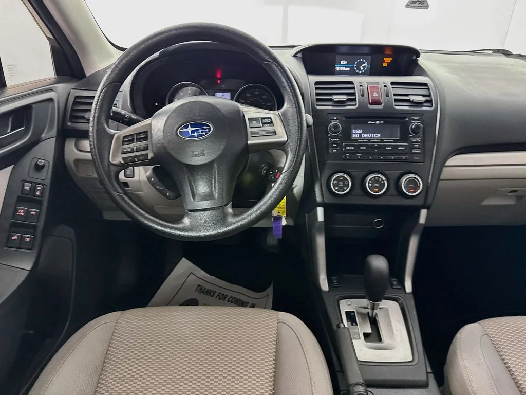 Used 2015 White Subaru 2.5i Premium image 27