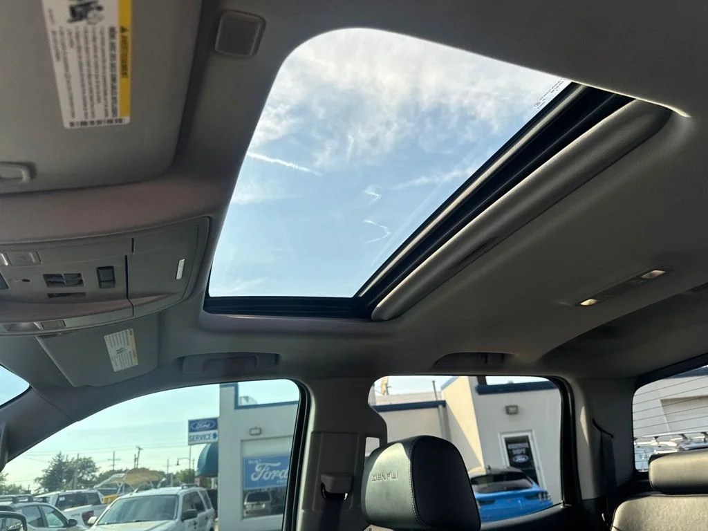 Used 2017 Black GMC Denali image 27