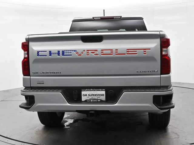 Used 2022 SILVER ICE METALLIC Chevrolet Custom image 6