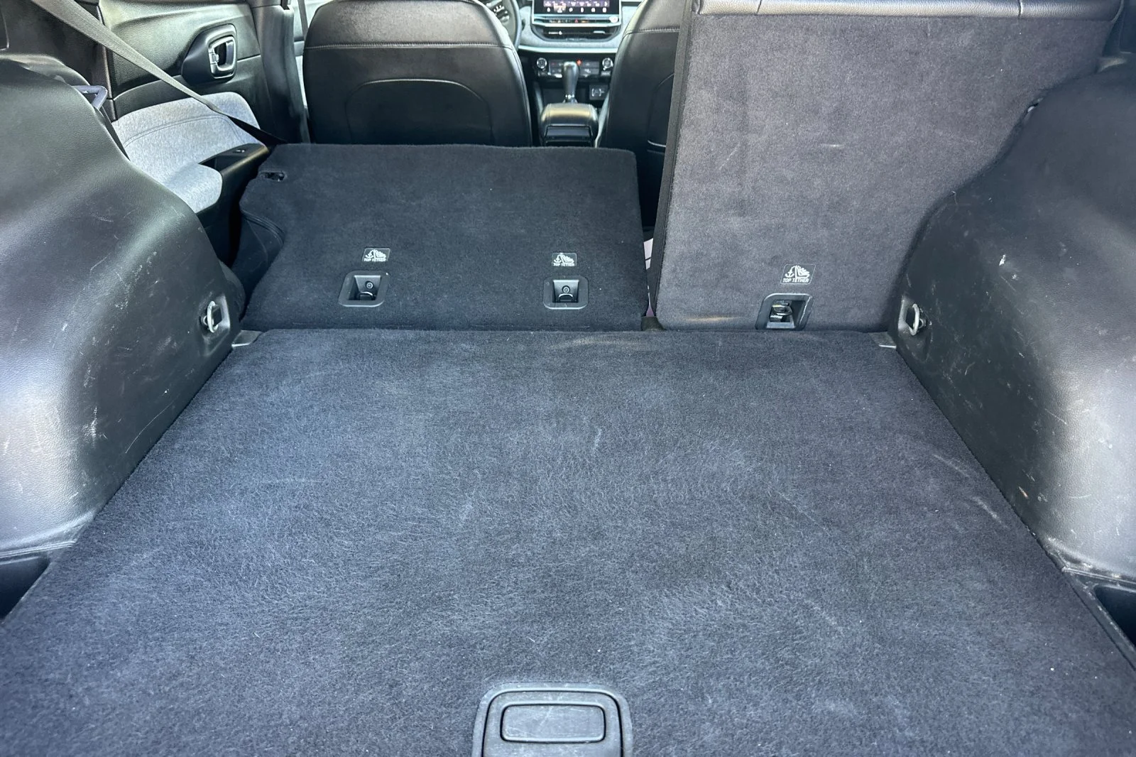 Used 2024 Gray Jeep Latitude image 15