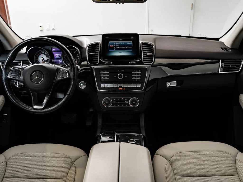 Used 2017 Diamond Silver Metallic Mercedes-Benz GLE 350 image 34