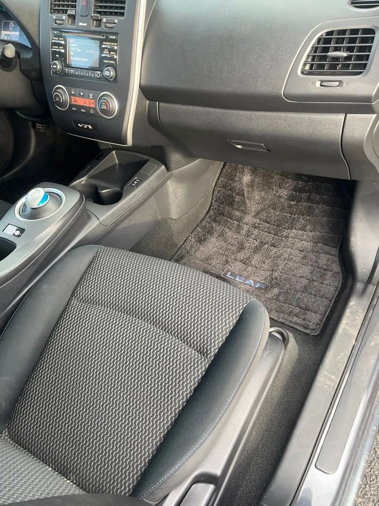 Used 2013 Gray Nissan S image 13