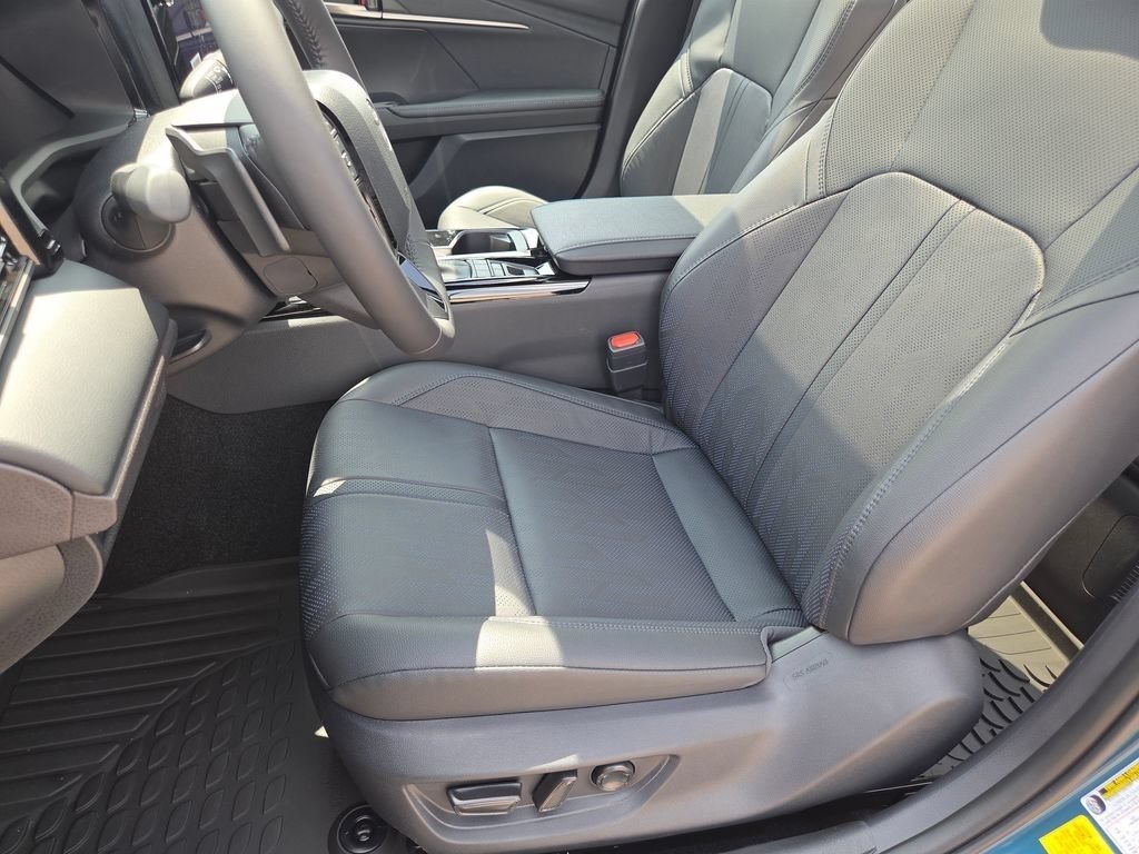 New 2026 Ocean Gem with Midnight Black Metallic roof Toyota XSE image 6