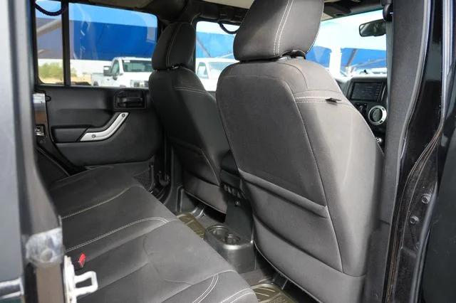 Used 2018 Black Jeep Unlimited Sahara image 21