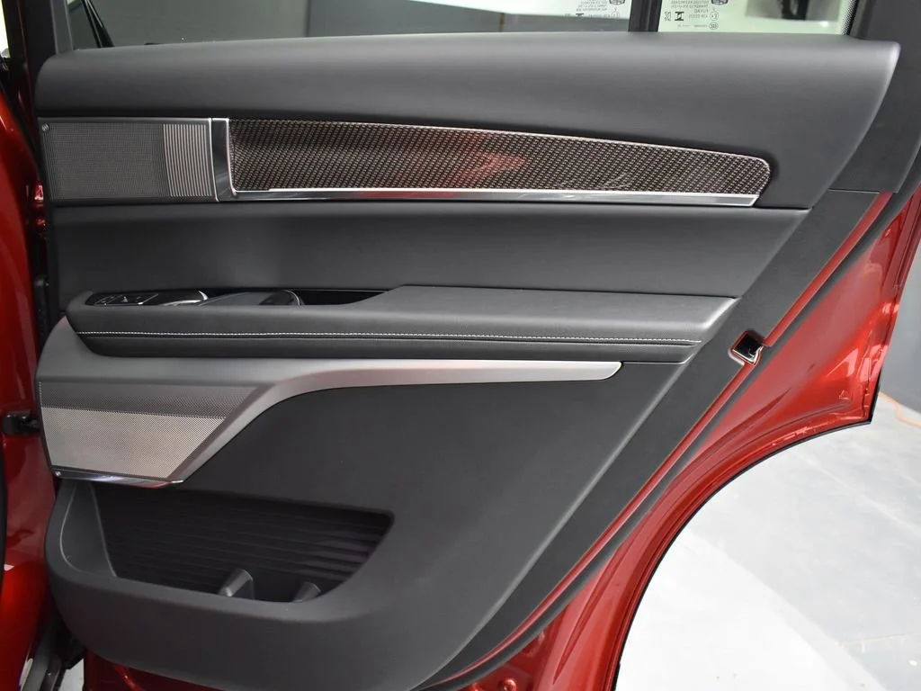 2026 Cadillac VISTIQ Sport - Photo 36