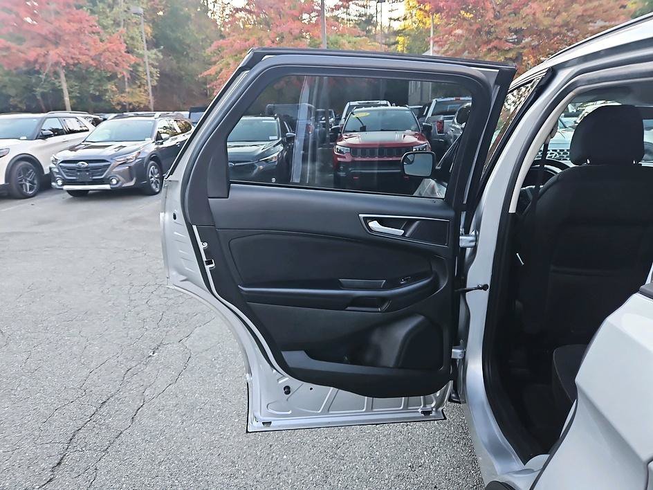 Used 2016 Ingot Silver Ford SE image 11
