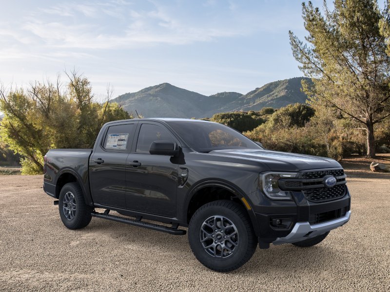 New 2025 Shadow Black Ford XLT image 28