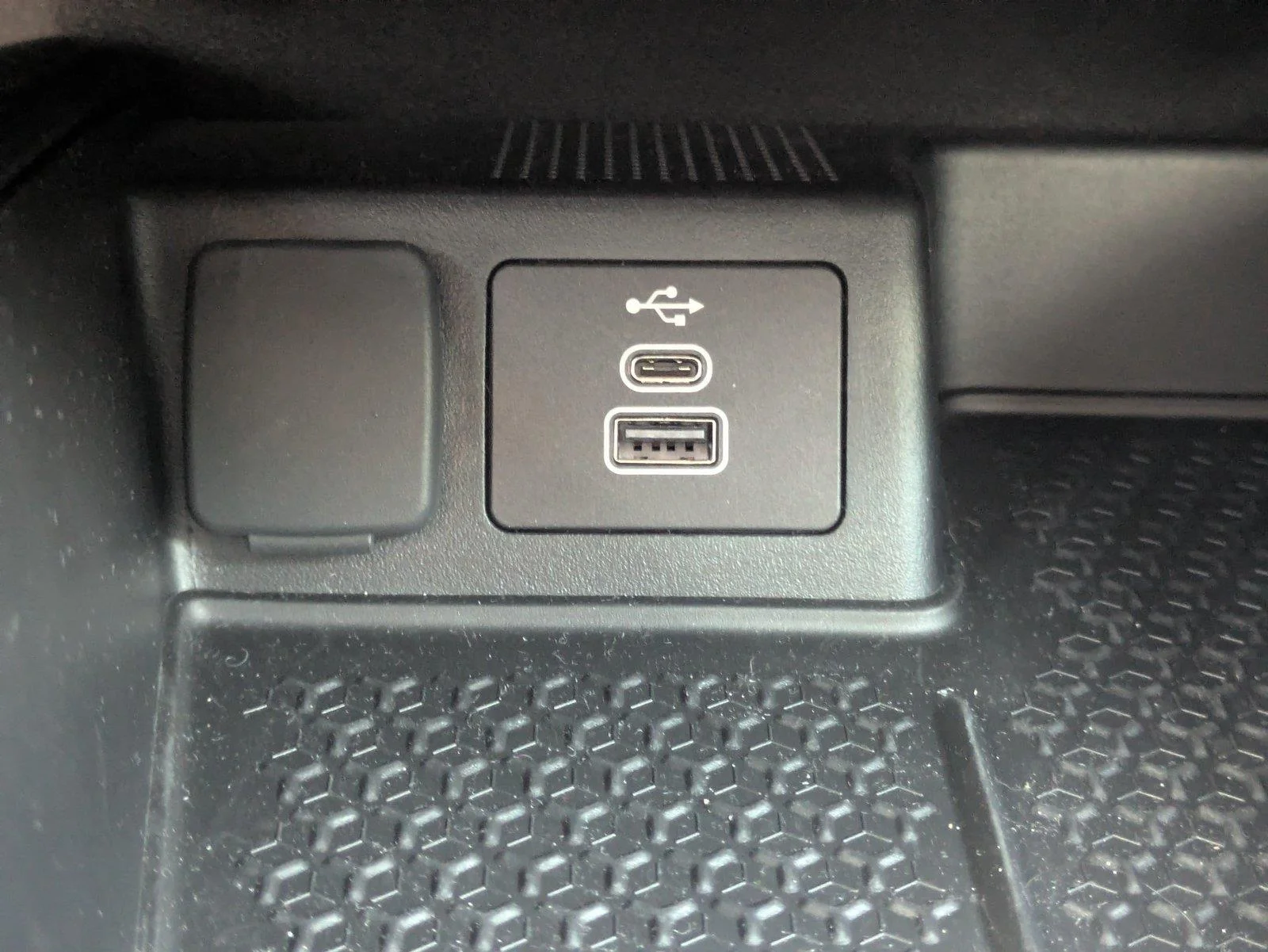 New 2026 Carbonized Gray Metallic Ford Big Bend® image 33
