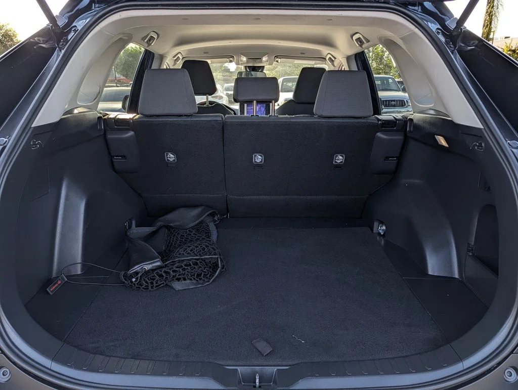 2024 Toyota RAV4 XLE - Photo 10