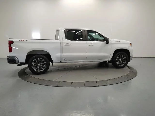 Used 2023 White Chevrolet LT image 9