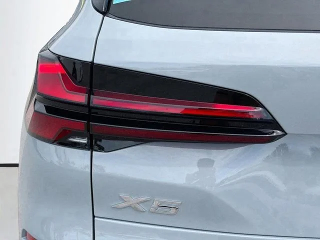 New 2026 Brooklyn Grey Metallic BMW sDrive40i image 10